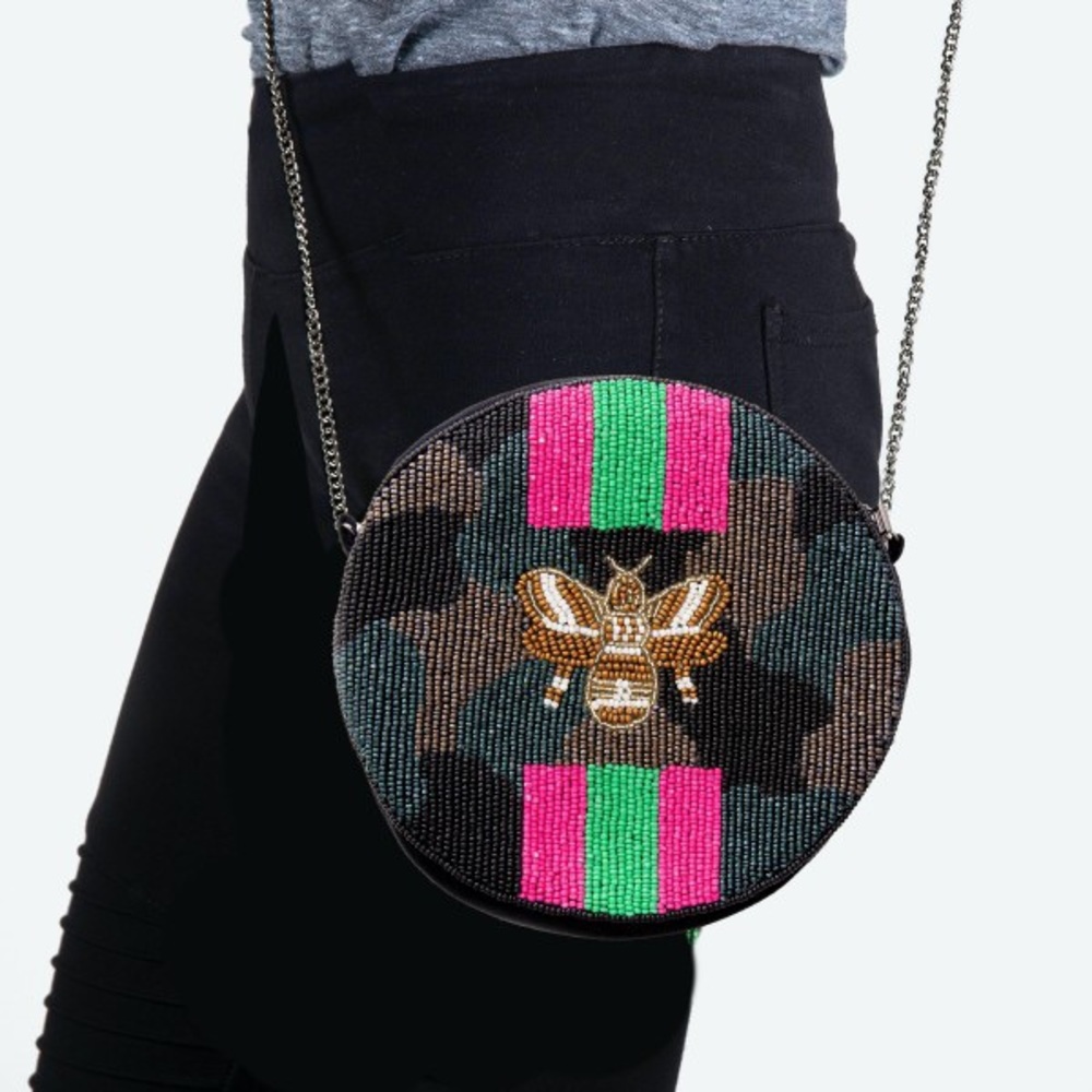 Bee Clutch Round - Camo
